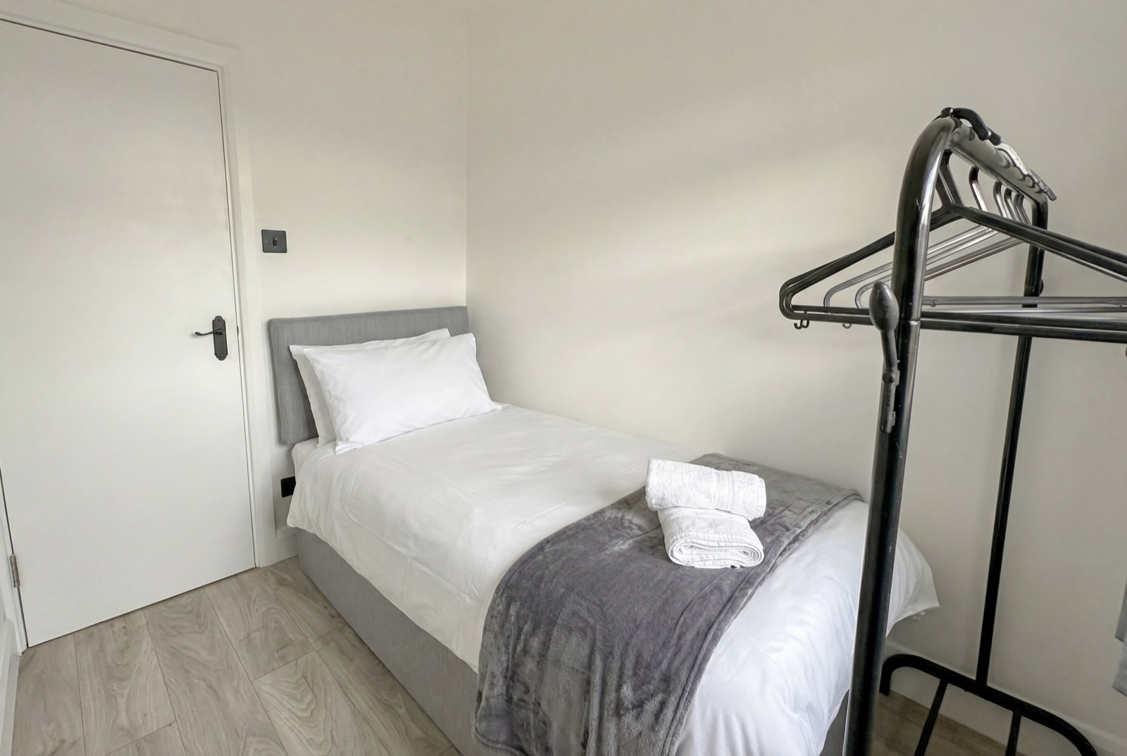 Twin bedroom at Whitefoot House